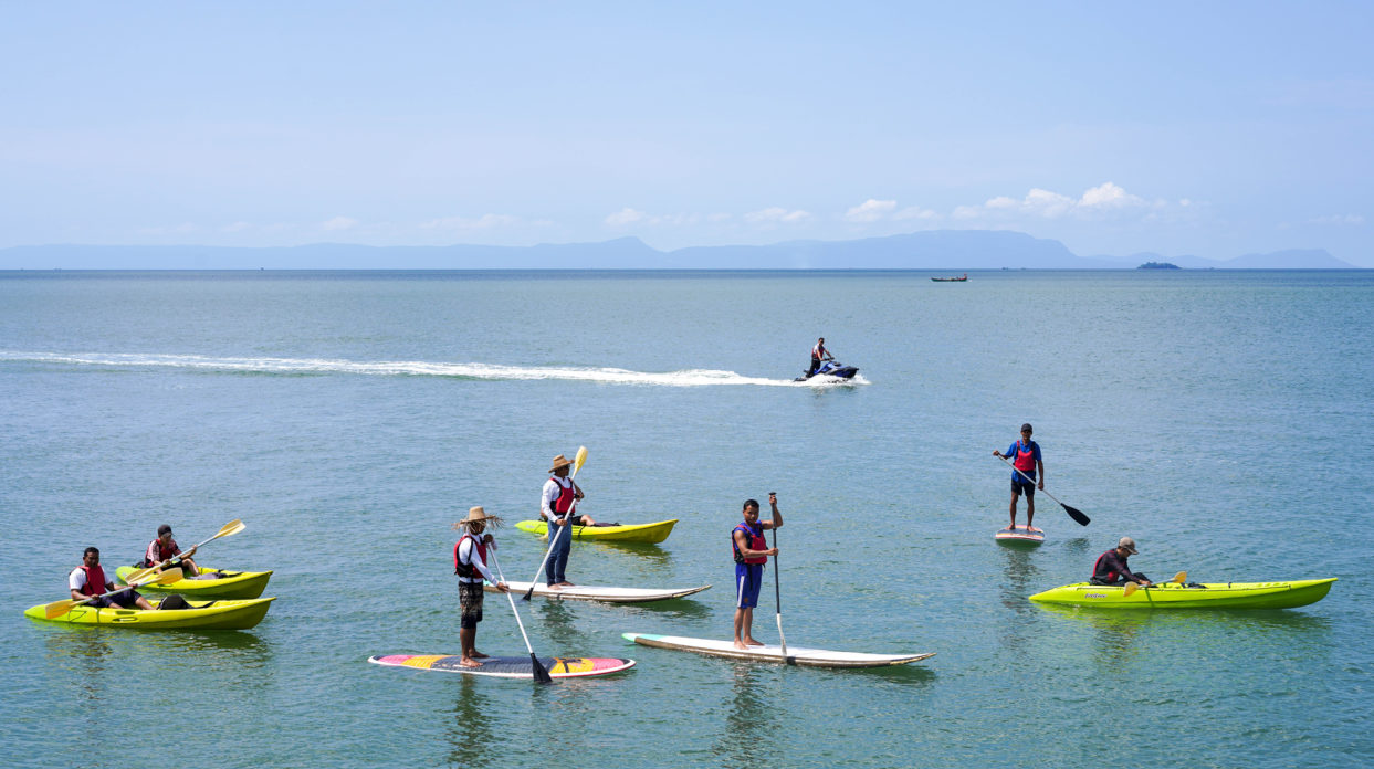 Guests kayaking and paddleboarding off Kep West