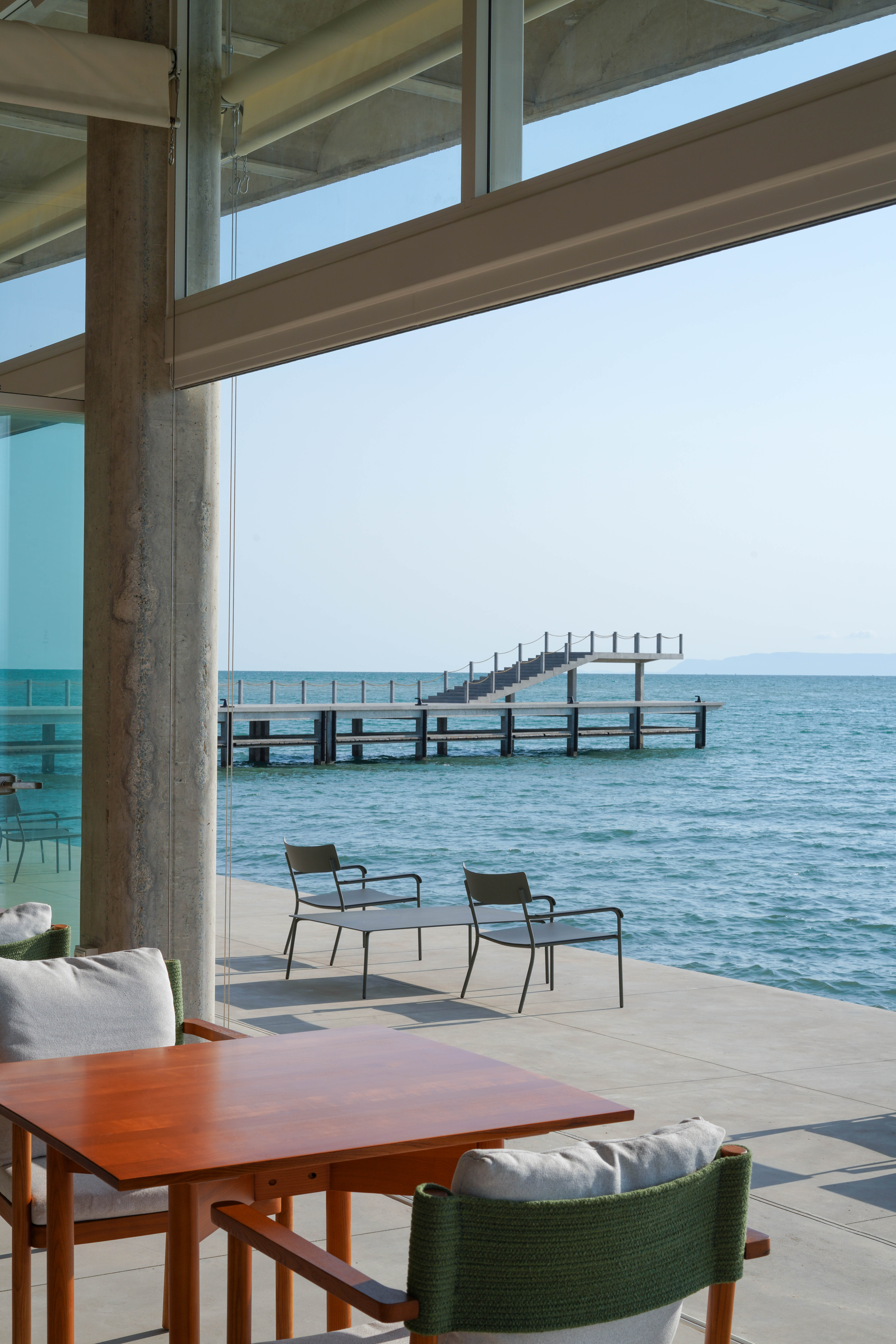 Café Grande pier view