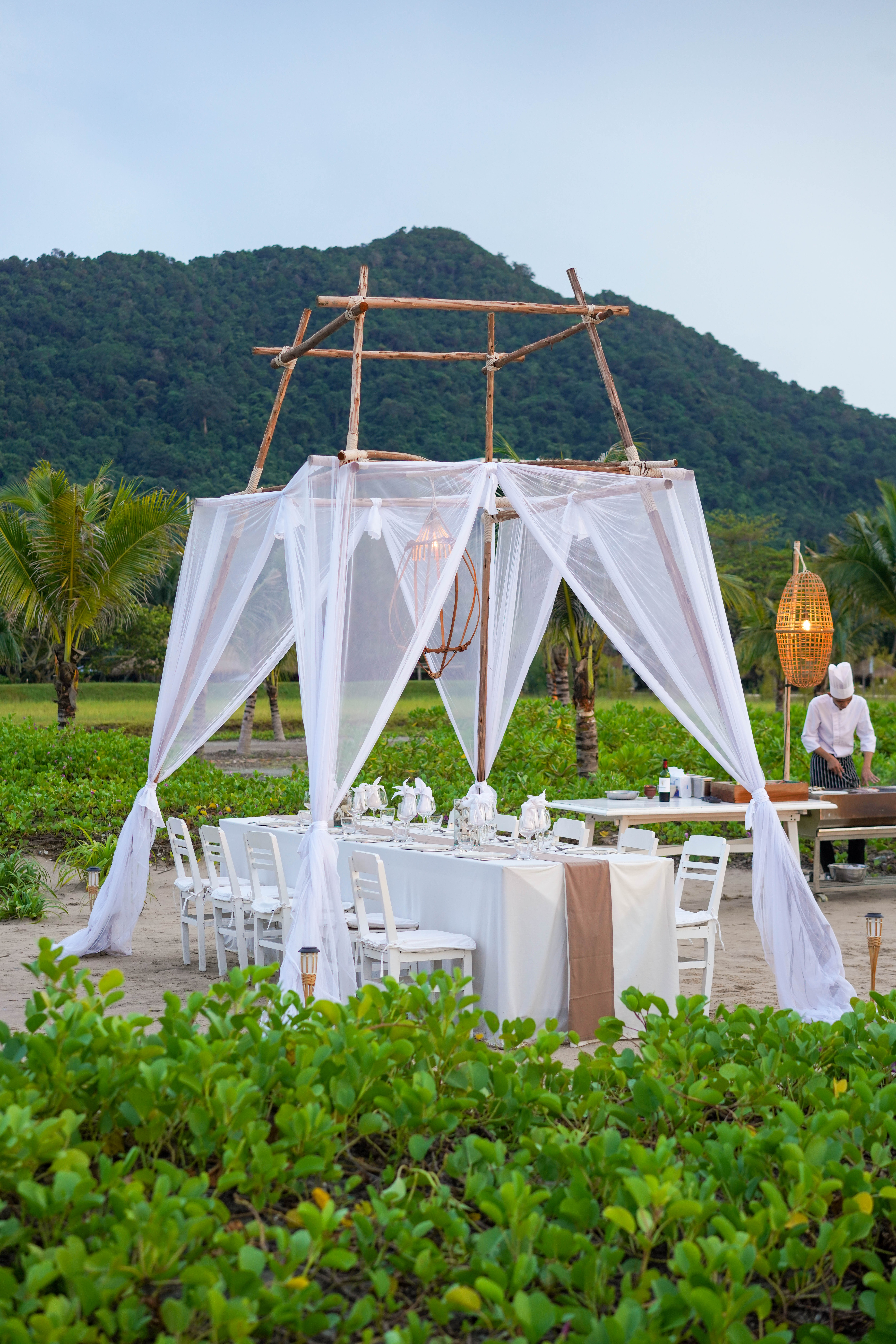 Private dining beach setup